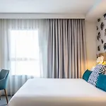 By Ihg 4*