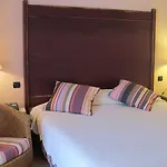By Ihg Ξενοδοχείο