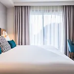 By Ihg Περπινιάν