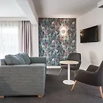By Ihg Ξενοδοχείο