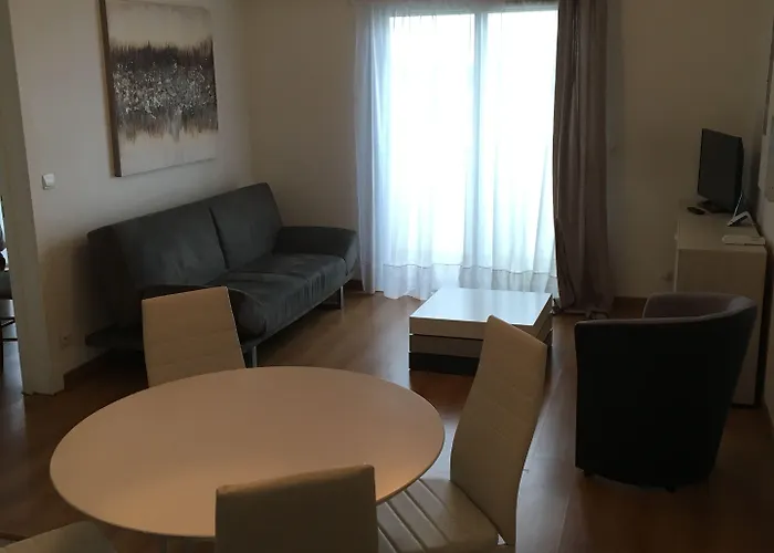 By Ihg 酒店 佩皮尼昂